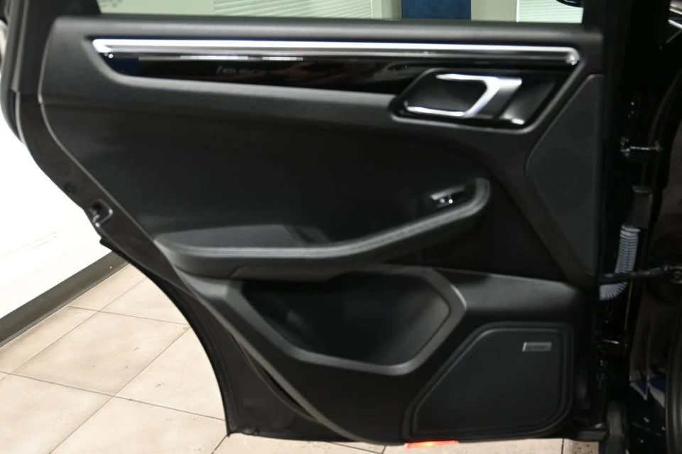 2019 Porsche Macan S - Image 12 of 20