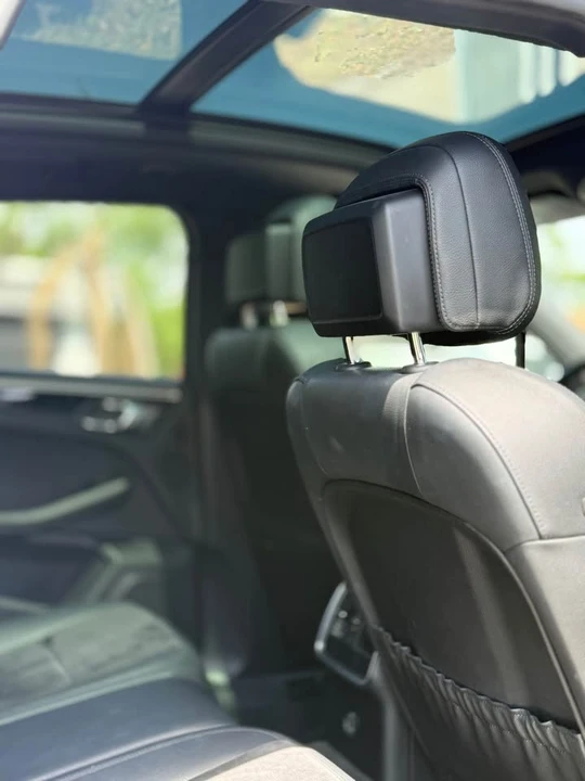 2019 Porsche Macan - Image 9 of 19