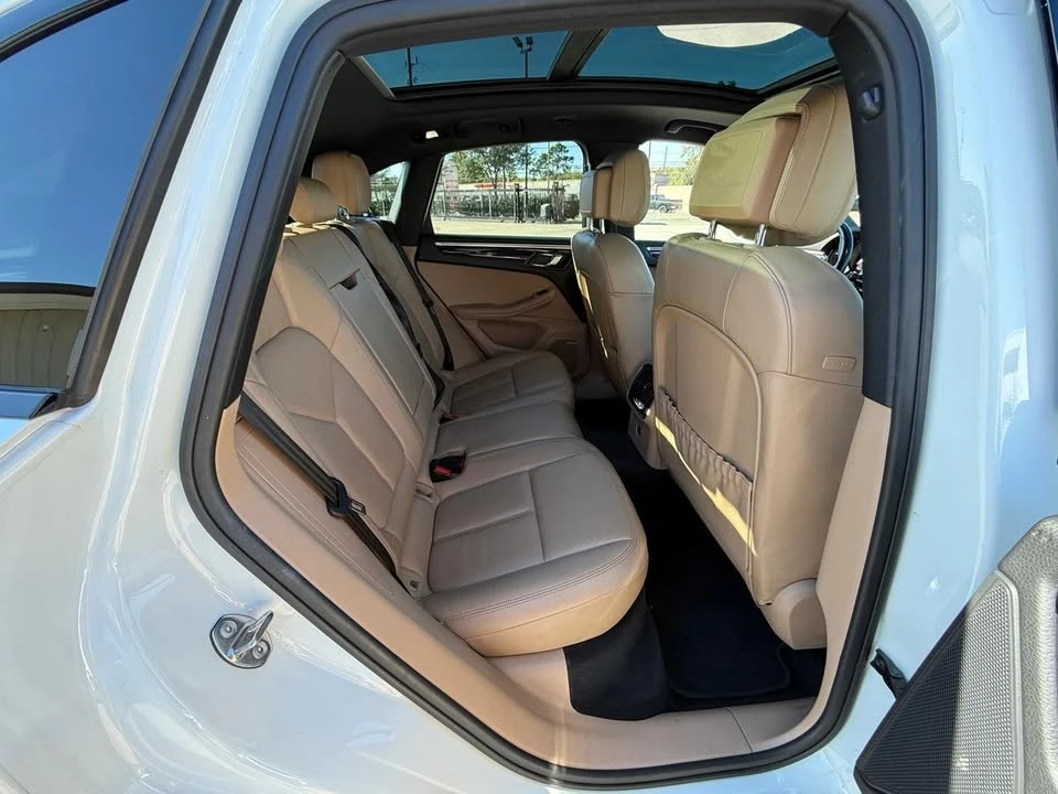 2019 Porsche Macan - Image 15 of 19