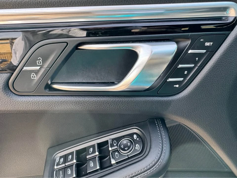 2019 Porsche Macan - Image 13 of 20