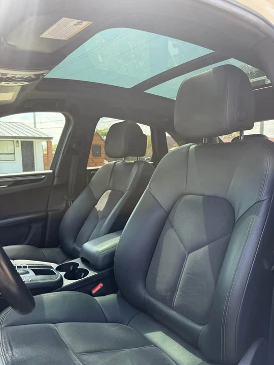 2019 Porsche Macan - Image 16 of 19