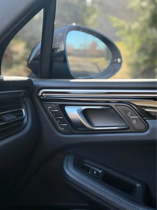 2019 Porsche Macan - Image 13 of 19