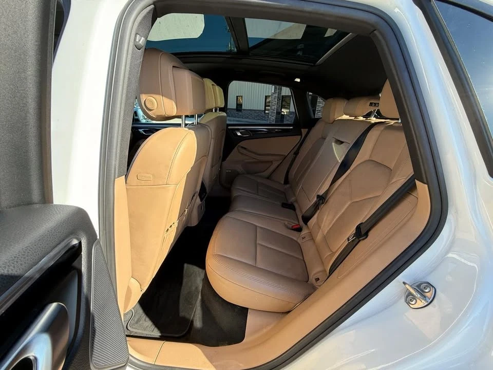 2019 Porsche Macan - Image 11 of 19