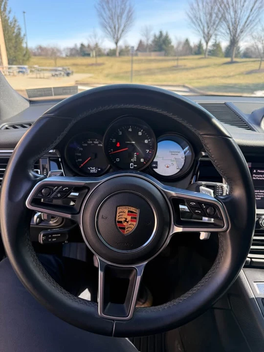 2019 Porsche Macan - Image 15 of 19