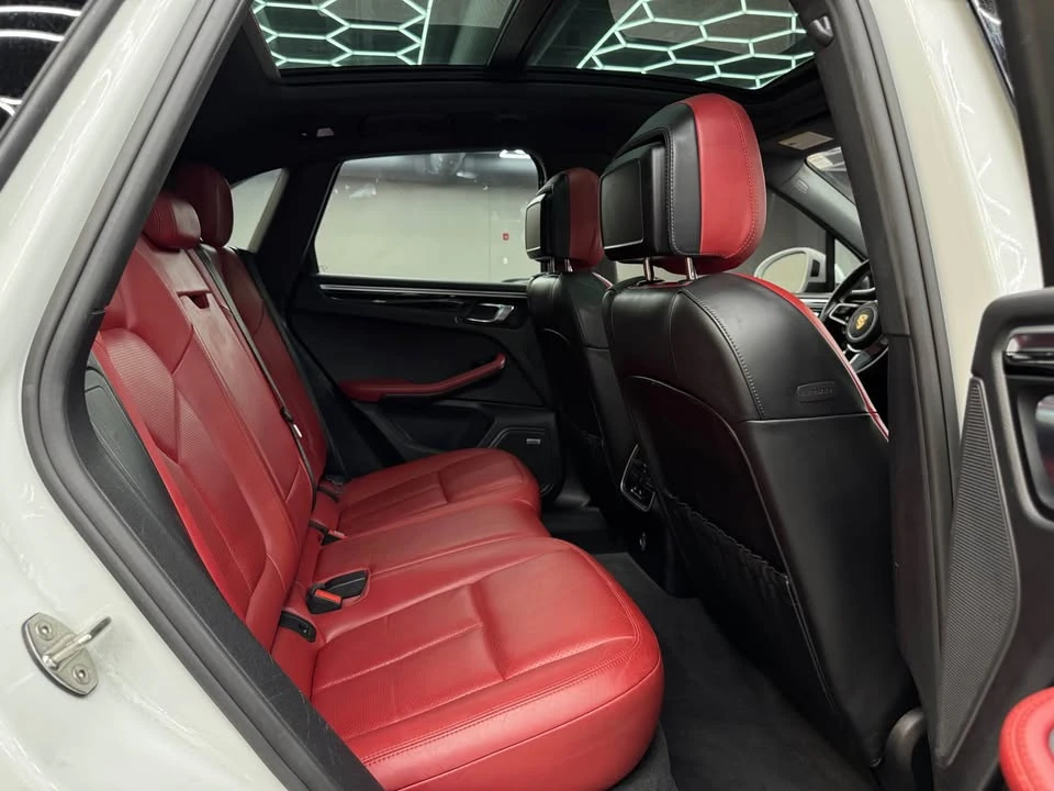 2019 Porsche Macan - Image 11 of 20