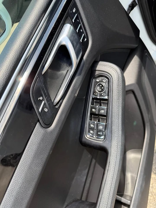 2019 Porsche Macan - Image 19 of 19