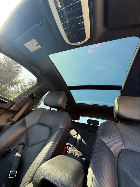 2019 Porsche Macan - Image 11 of 19