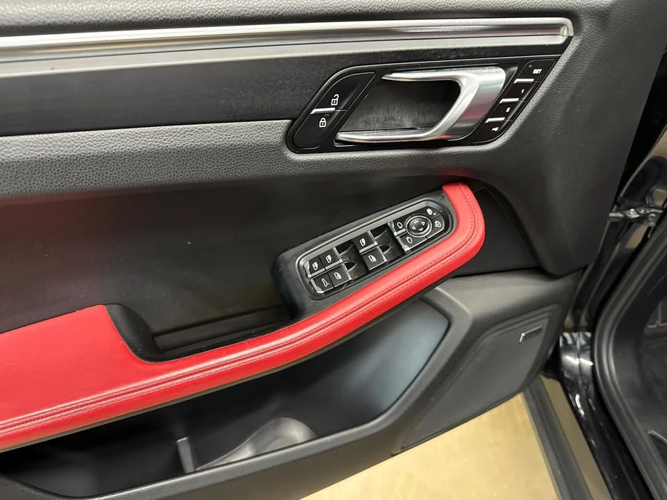 2019 Porsche Macan - Image 19 of 20