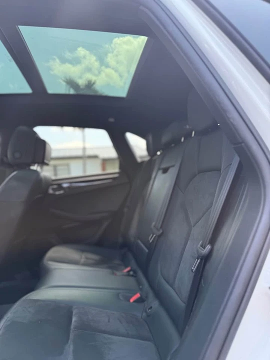 2019 Porsche Macan - Image 14 of 19