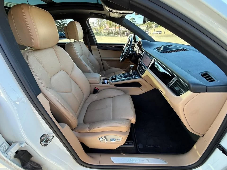 2019 Porsche Macan - Image 12 of 19