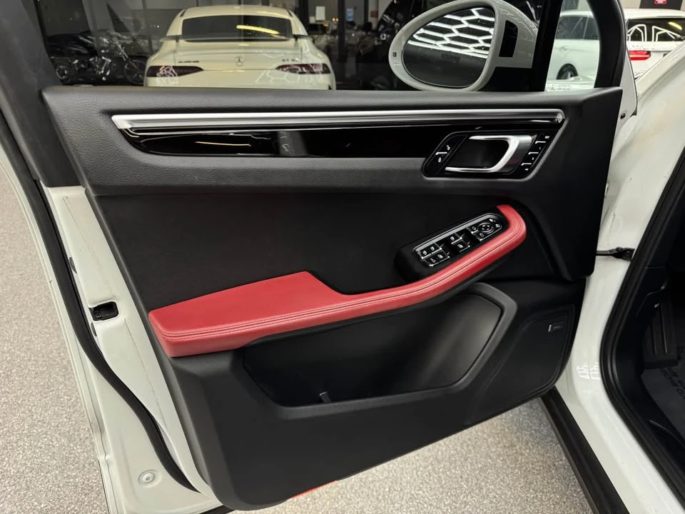 2019 Porsche Macan - Image 8 of 20