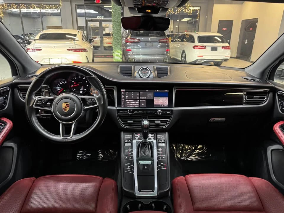2019 Porsche Macan - Image 13 of 20