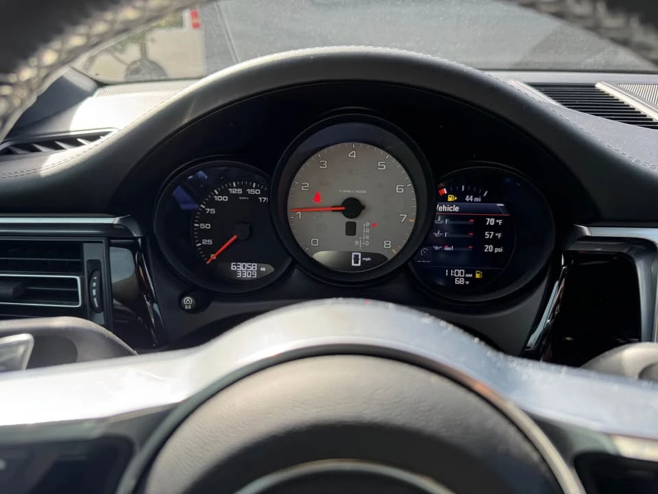 2019 Porsche Macan - Image 15 of 20