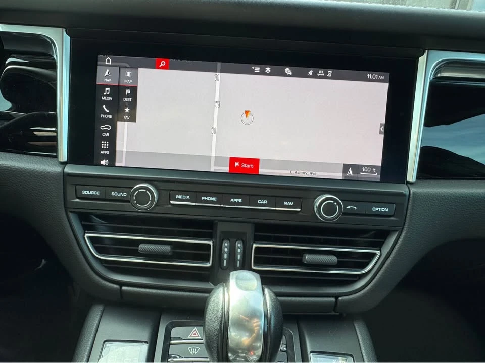2019 Porsche Macan - Image 18 of 20