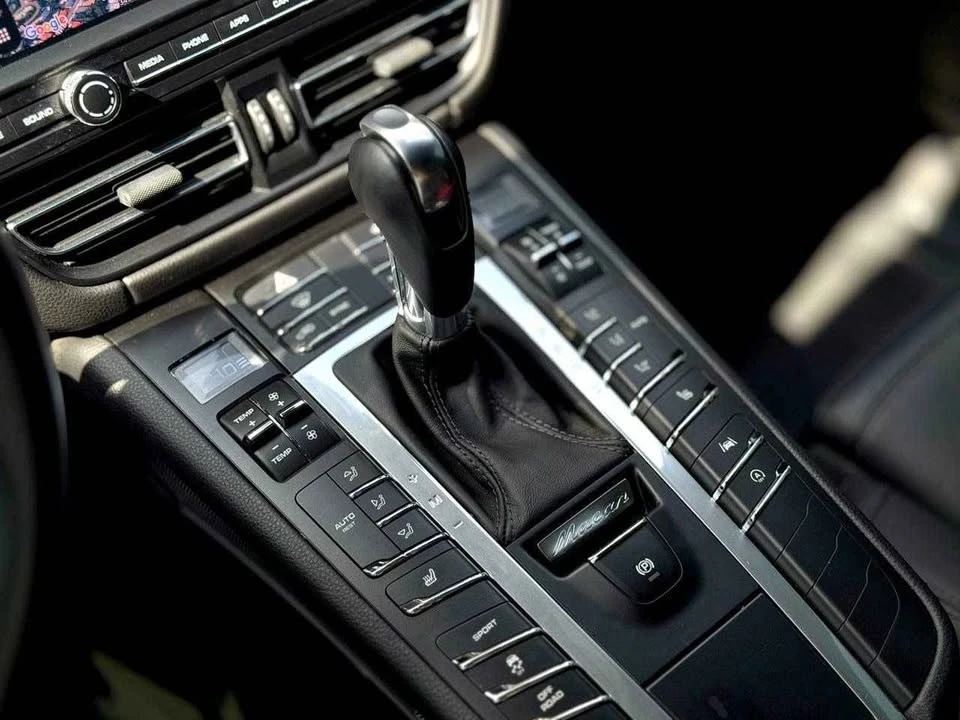 2019 Porsche Macan - Image 6 of 9