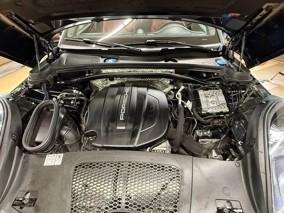 2019 Porsche Macan - Image 10 of 20