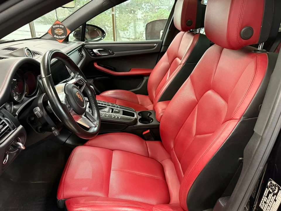 2019 Porsche Macan - Image 15 of 20