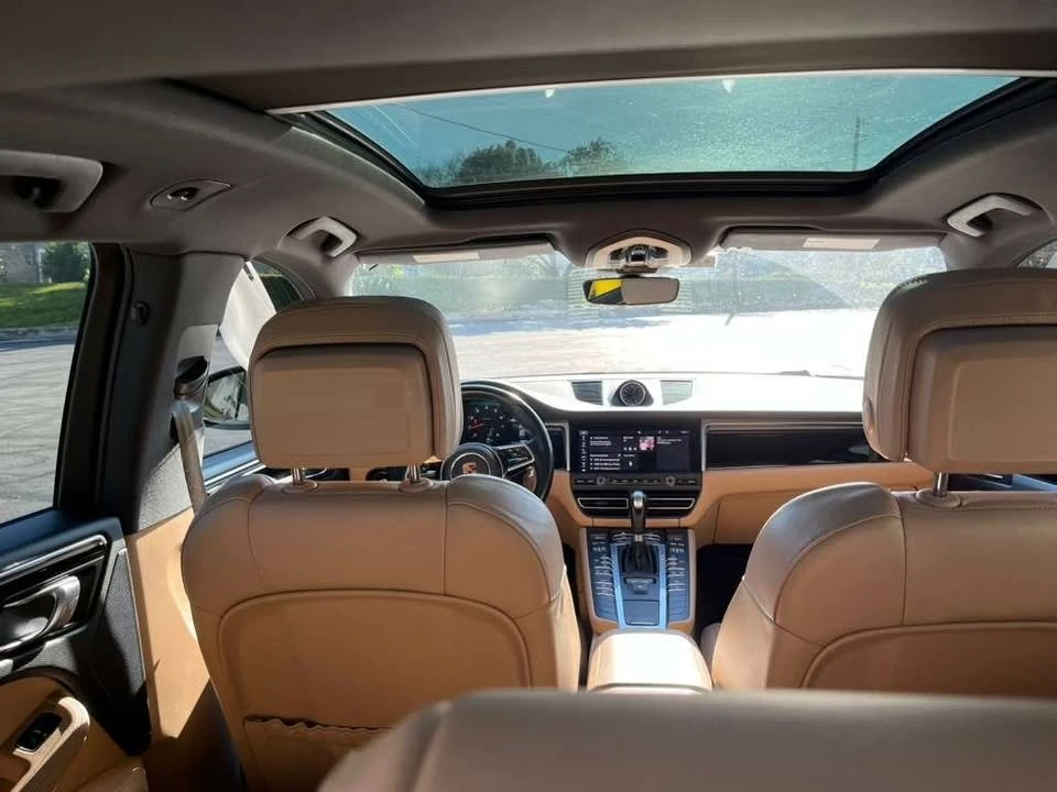 2019 Porsche Macan - Image 18 of 20