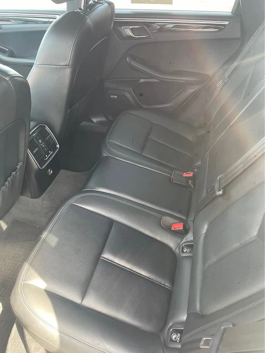 2019 Porsche Macan - Image 9 of 10