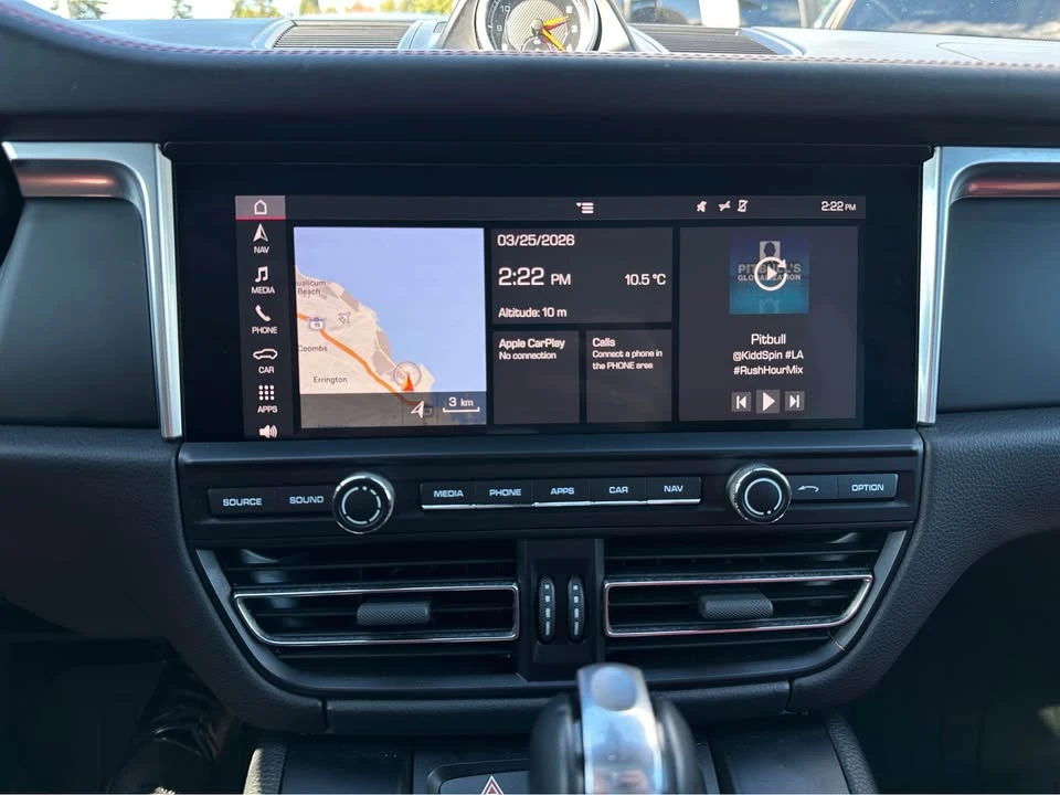 2019 Porsche Macan - Image 17 of 20