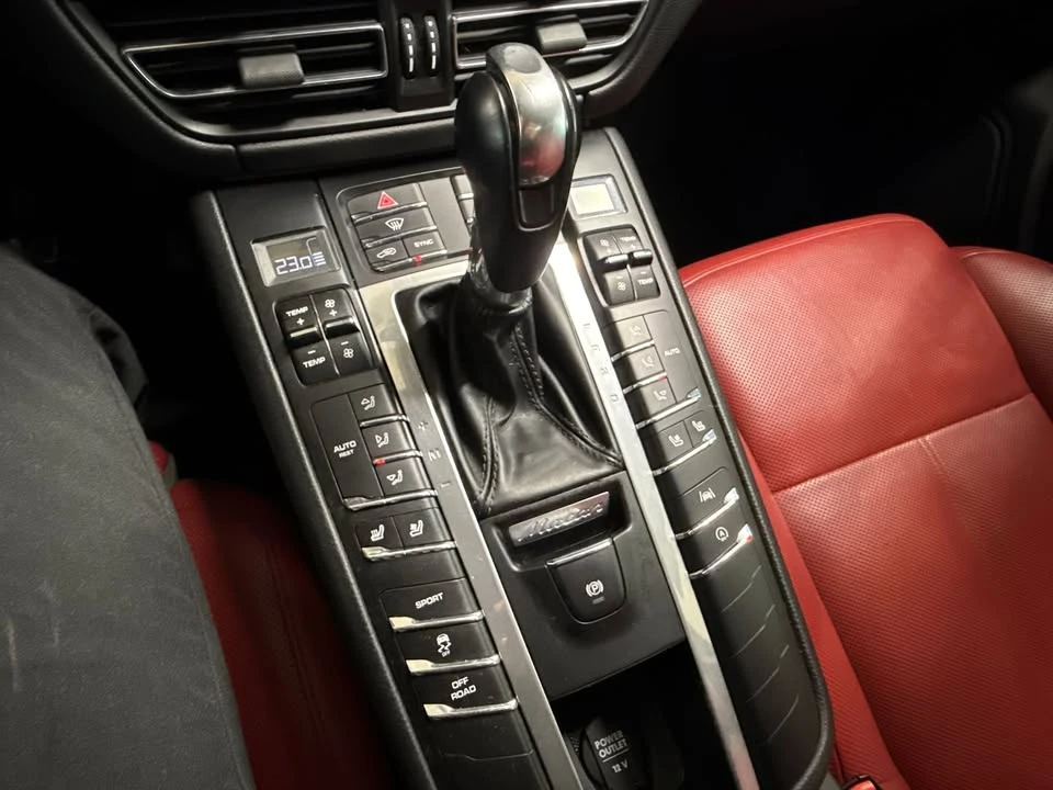 2019 Porsche Macan - Image 9 of 20