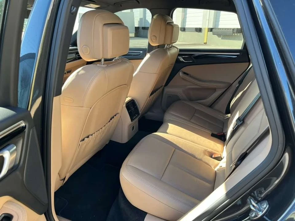 2019 Porsche Macan - Image 17 of 20