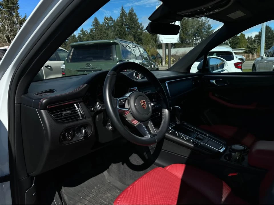 2019 Porsche Macan - Image 10 of 20