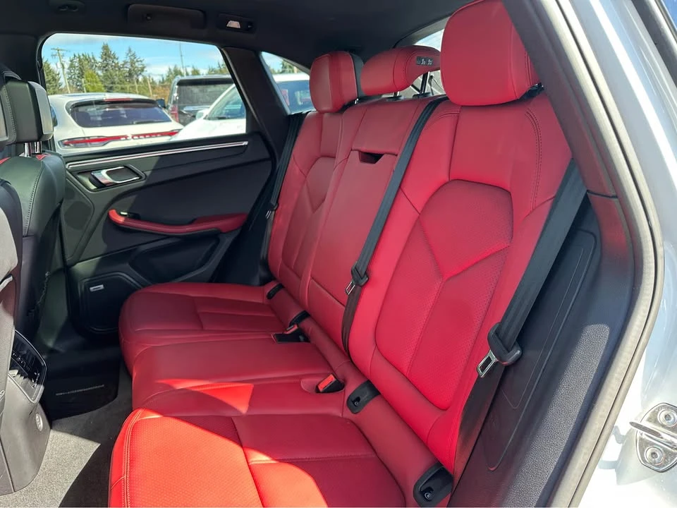 2019 Porsche Macan - Image 19 of 20