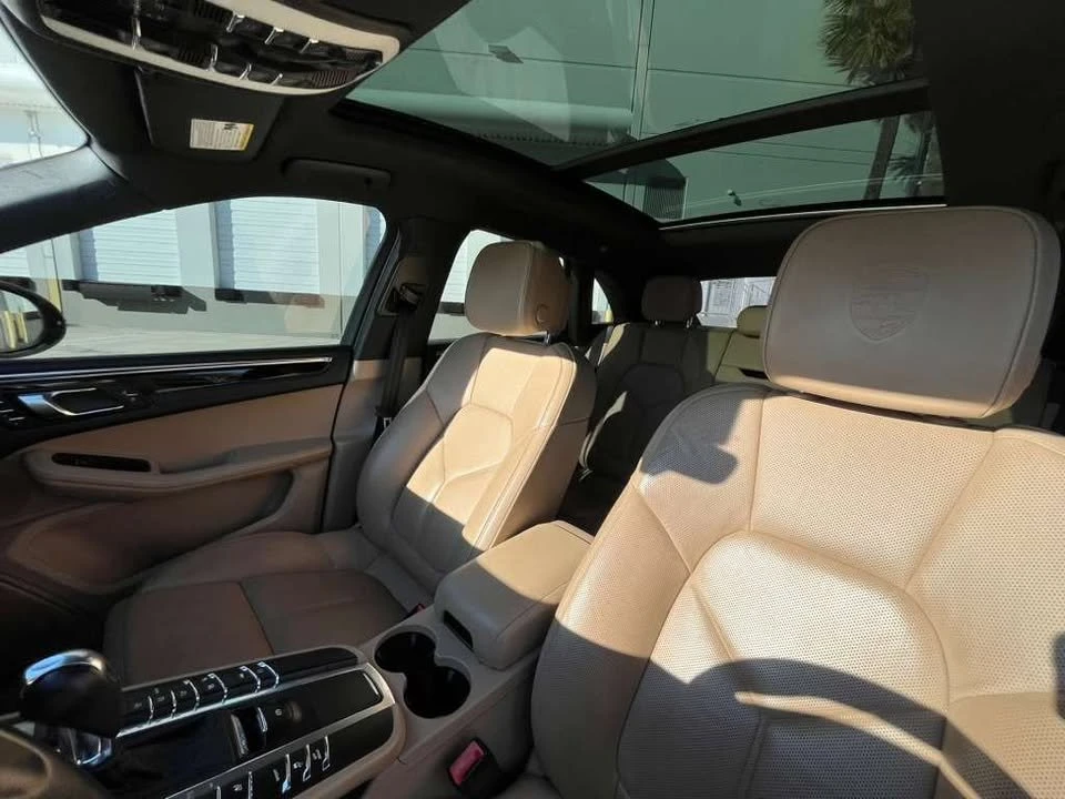 2019 Porsche Macan - Image 15 of 20