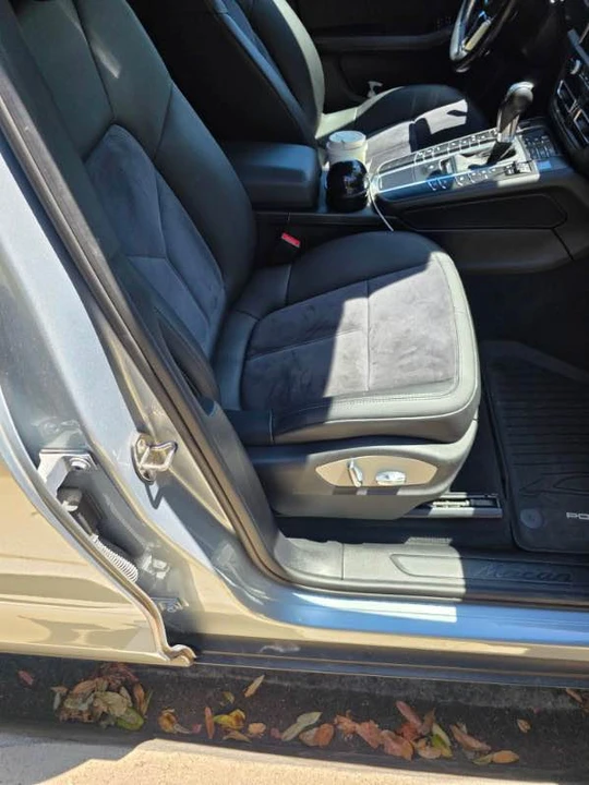 2019 Porsche Macan - Image 8 of 10