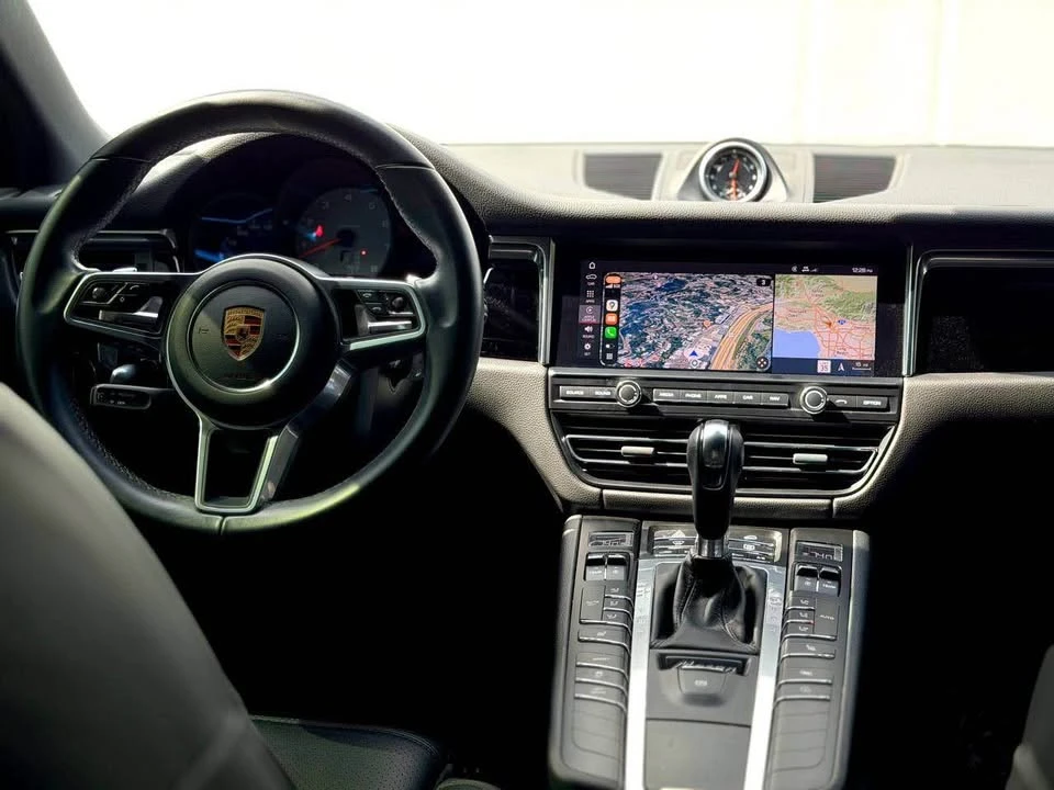 2019 Porsche Macan - Image 8 of 10