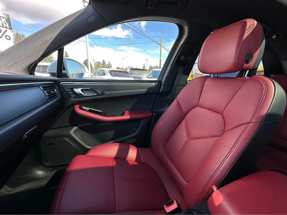 2019 Porsche Macan - Image 14 of 20