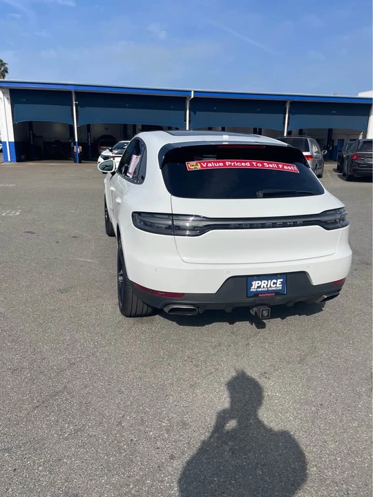 2019 Porsche Macan - Image 2 of 10