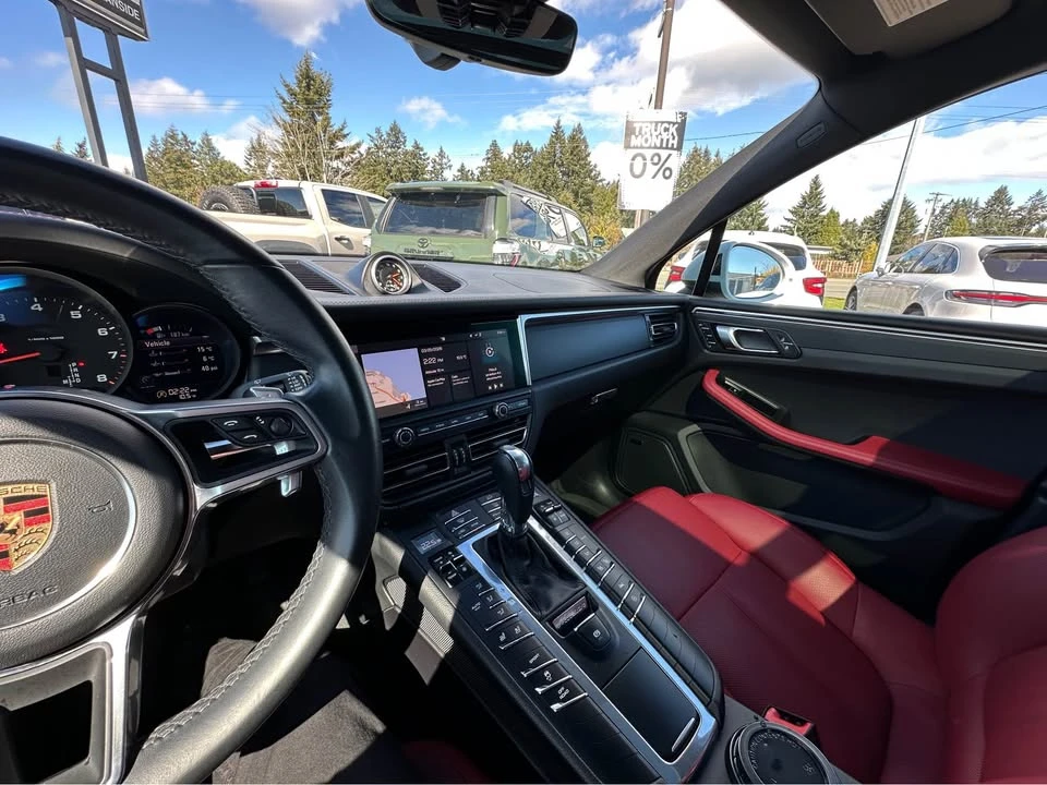 2019 Porsche Macan - Image 13 of 20