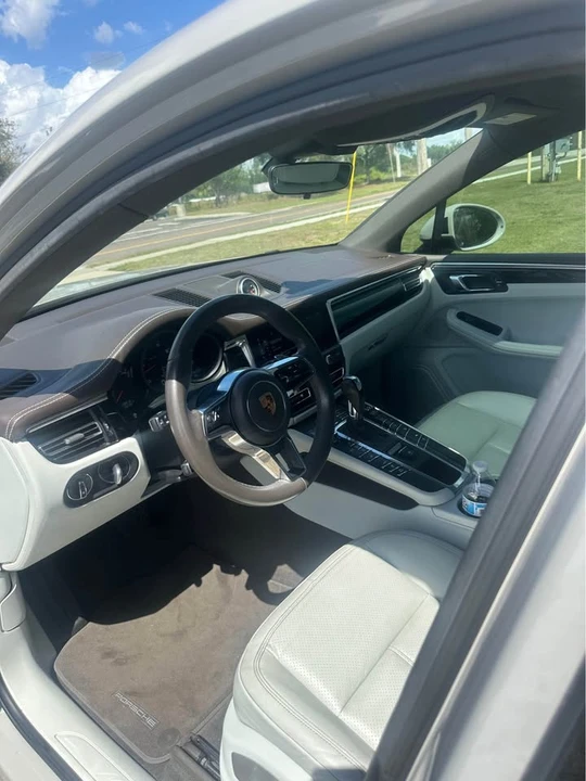 2019 Porsche Macan - Image 13 of 20
