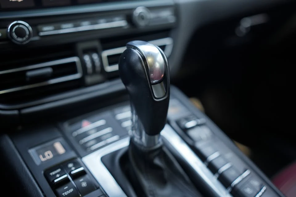 2019 Porsche Macan - Image 17 of 20