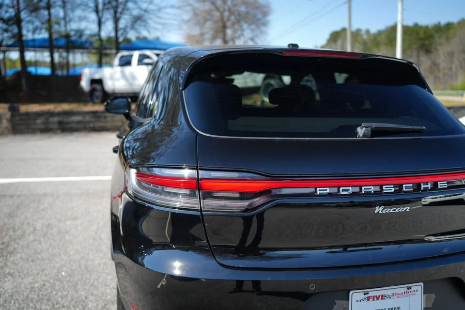 2019 Porsche Macan - Image 10 of 20