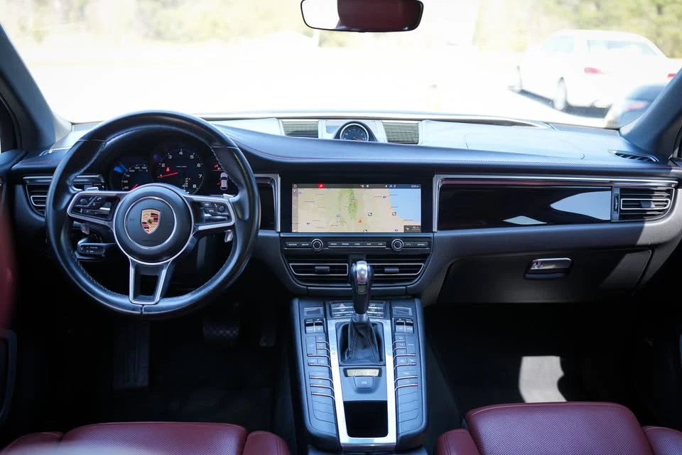 2019 Porsche Macan - Image 14 of 20