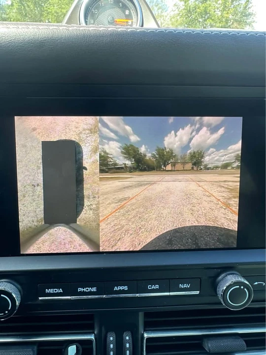 2019 Porsche Macan - Image 19 of 20