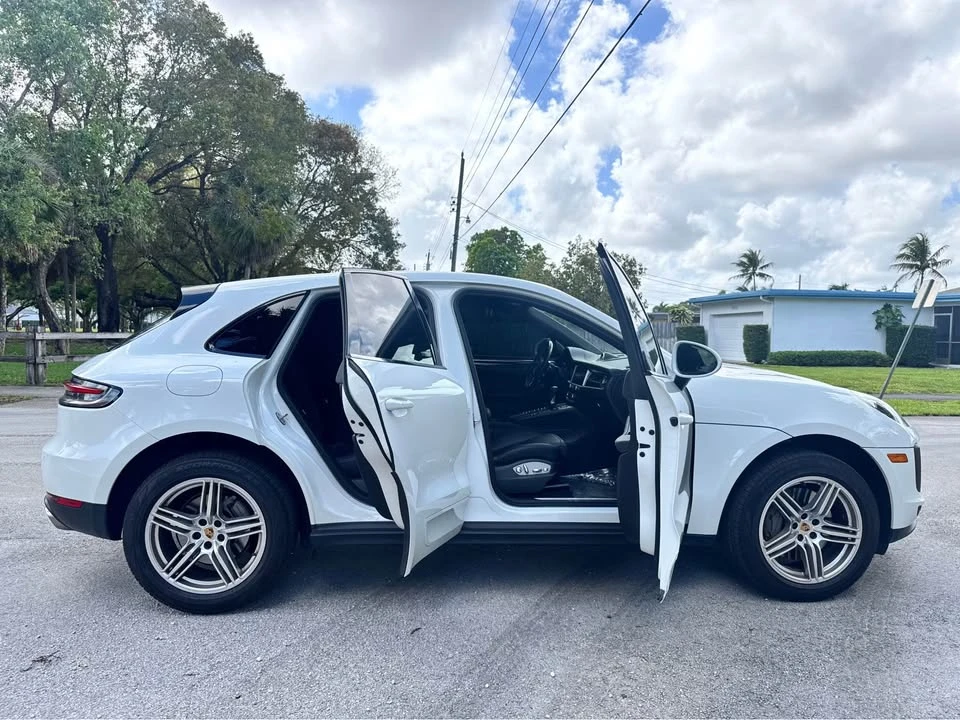 2019 Porsche Macan S - Image 13 of 17