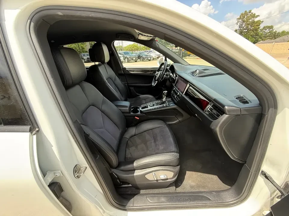 2019 Porsche Macan - Image 10 of 13