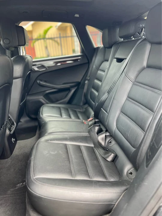 2019 Porsche Macan Turbo - Image 12 of 12