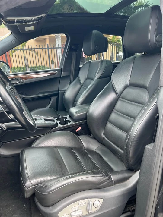 2019 Porsche Macan Turbo - Image 8 of 12