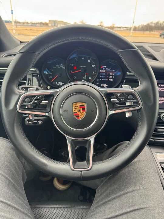 2019 Porsche Macan - Image 11 of 13