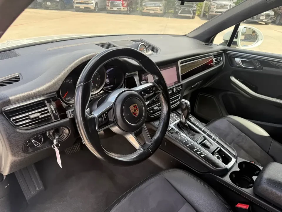 2019 Porsche Macan - Image 8 of 13