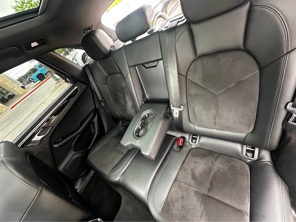 2019 Porsche Macan - Image 12 of 13