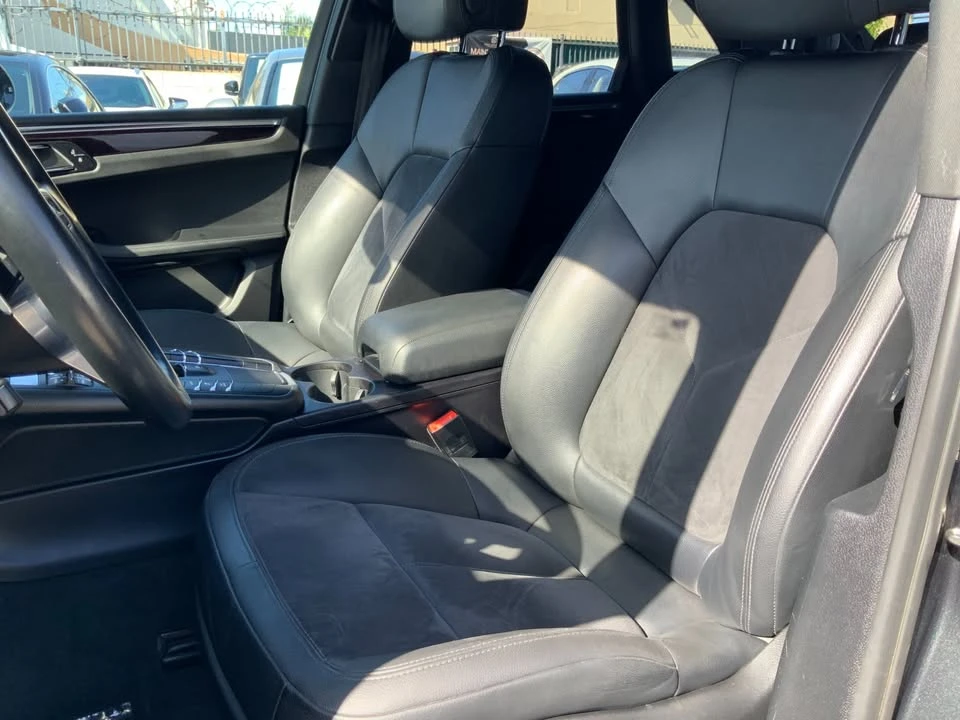 2019 Porsche Macan - Image 15 of 20