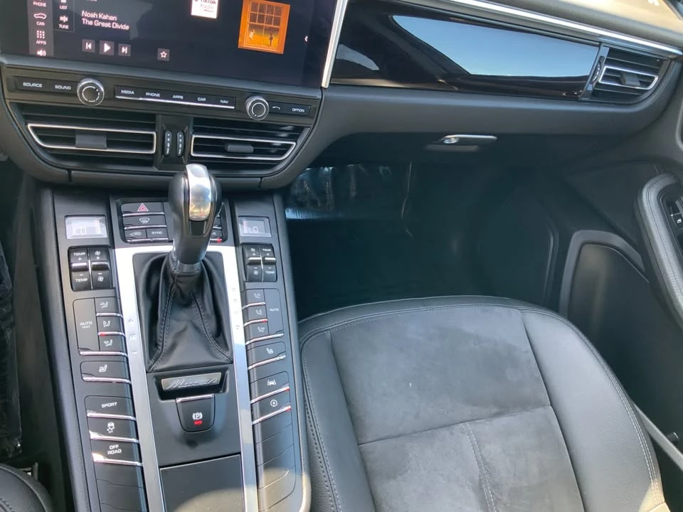 2019 Porsche Macan - Image 13 of 20