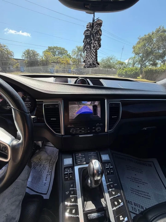 2019 Porsche Macan - Image 11 of 12