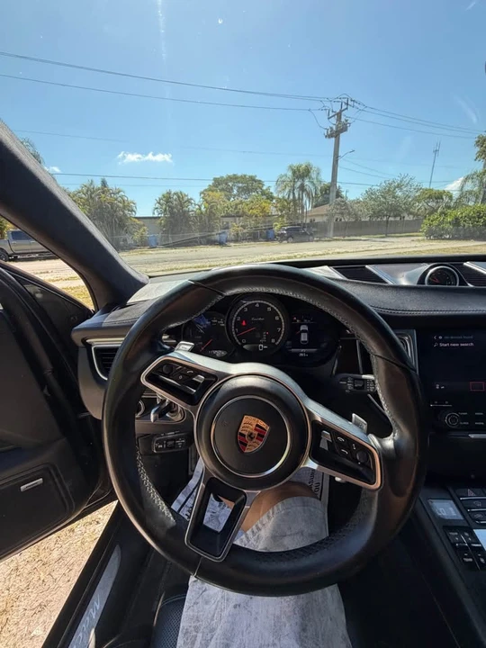 2019 Porsche Macan - Image 8 of 12